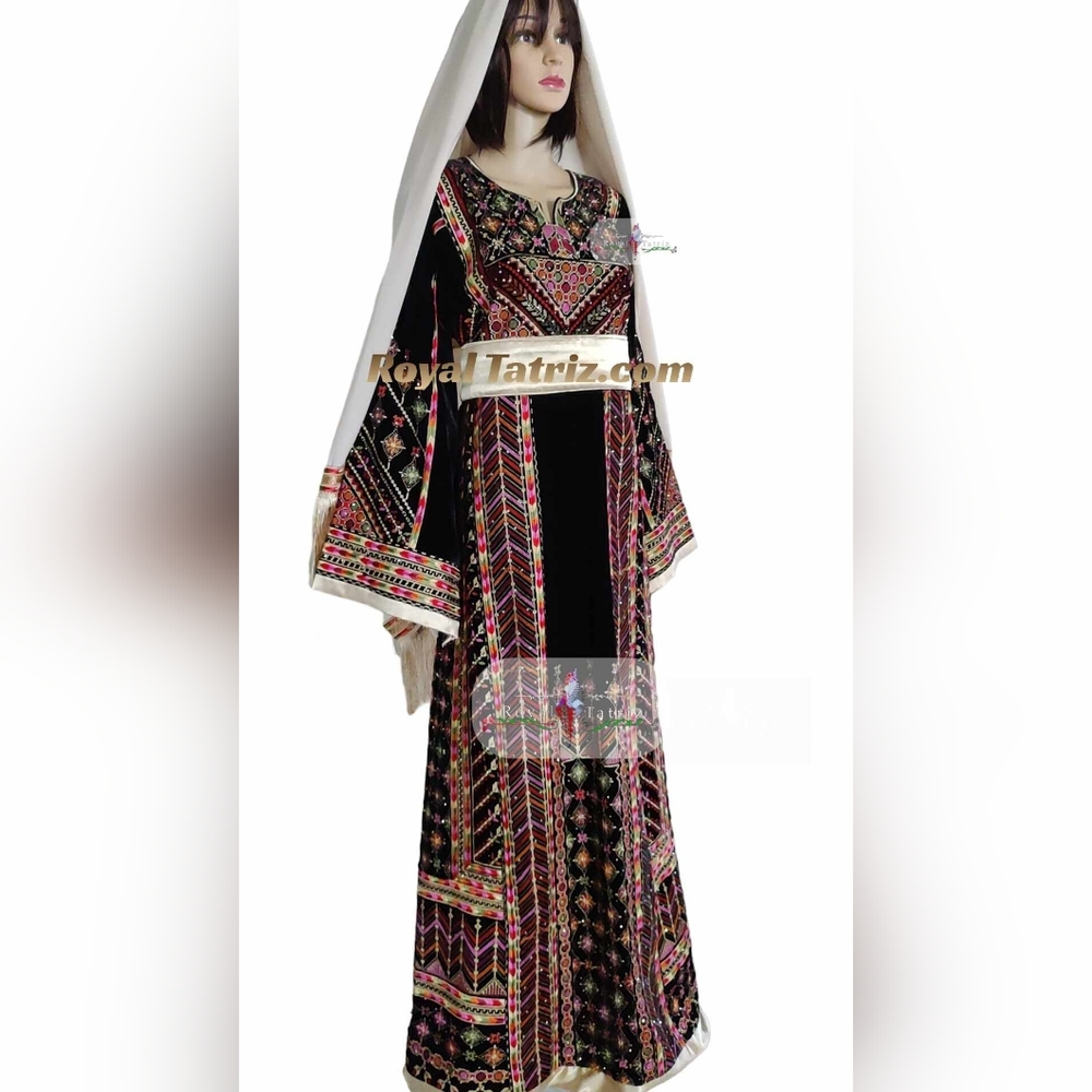 Tatreez,Silk Velvet stars Long Full Embroidered Thobe.